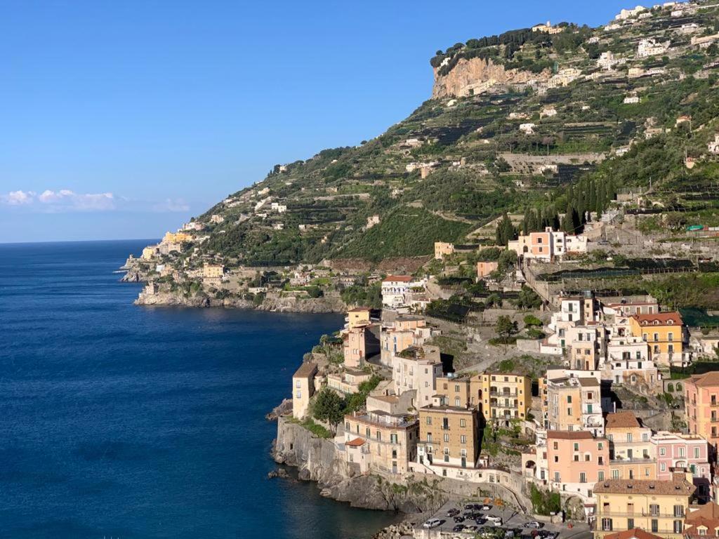 Casa Vacanze Freeholiday House Minori Bagian luar foto